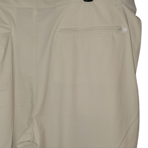 Kenneth Cole Golf size 46  Men's Cream Shorts NWT! - Picture 6 of 11
